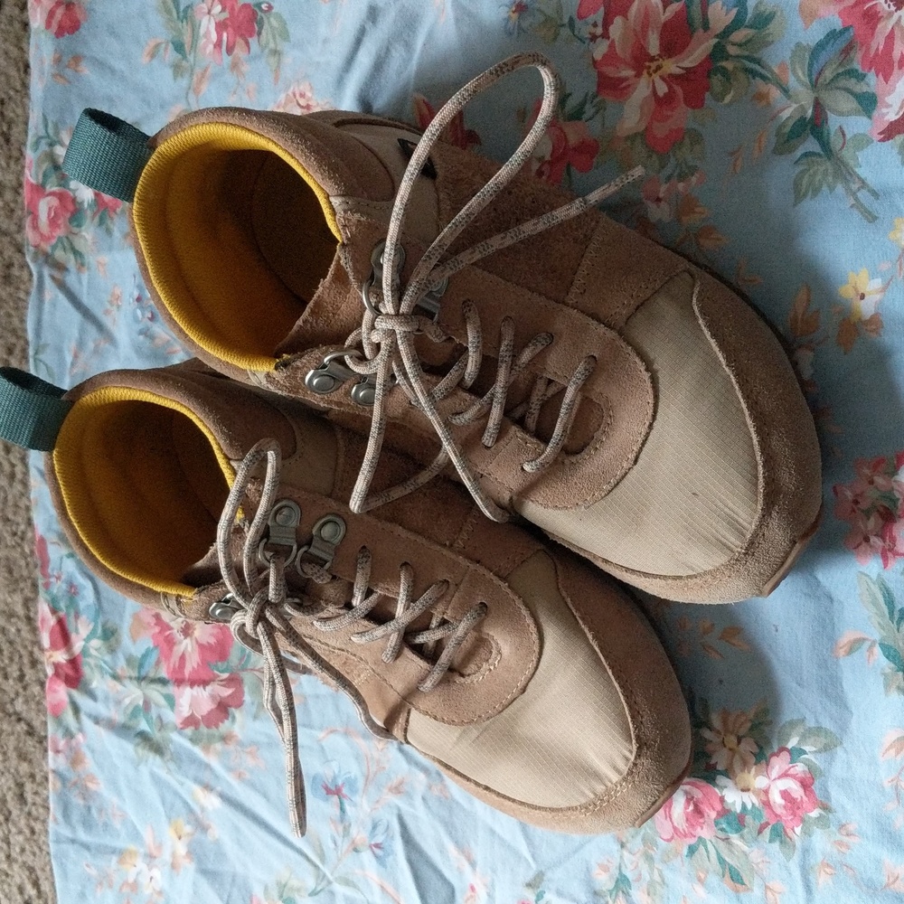 Gently used teva lace up ankle boots size 6